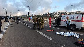 זירת התאונה שבה היה מעורב רכב לאבטחת אישים 