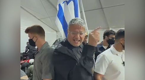 השר לביטחון לאומי איתמר בן גביר במתקן המעצר של פעילי משט ה"סומוד", 20.05.26