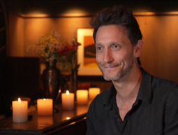 איך כל הקסם התחיל? ליאור סושרד חוזר לילדות בסדרה חדשה: "הייתי חנון"