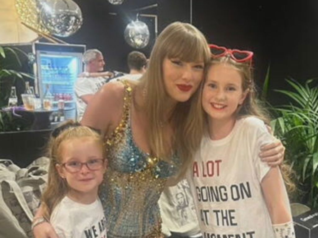 טיילור סוויפט והילדות איתן נפגשה