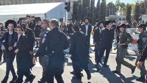 מפגינים חרדים סמוך ללשכת הגיוס בתל השומר