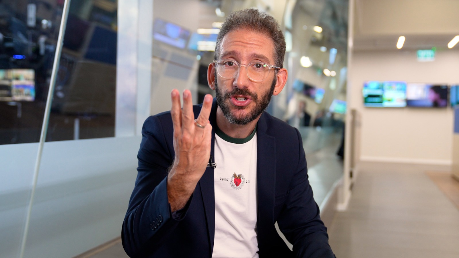 הטור של שאול | שלוש רשויות? הצחקתם אותנו: נתניהו הוכיח פעם נוספת שאנחנו לא חיים בדמוקרטיה