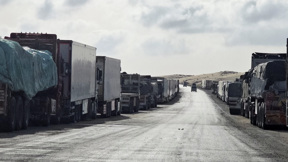 משאיות סיוע הומניטרי בדרכן לעזה, מאי 2025