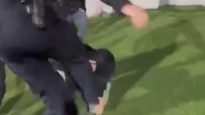הבעיטה בראשו של הנער