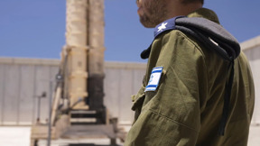 המתח ברגעי הלחיצה על הכפתור שמיירט את הטילים: הגיבורים השקטים של המלחמה עם איראן