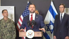 ג'יי. די. ואנס במסיבת עיתונאים בישראל