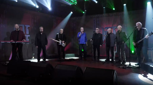 "מתגעגעים לנאיביות": חברי זהו זה חוגגים 90 שנות שידור ציבורי