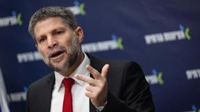 שר האוצר בצלאל סמוטריץ' בישיבת סיעת הציונות הדתית, אוקטובר 2025