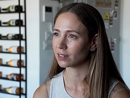 "איך זה שבעלי נפל ואני מצליחה לחייך?": יומן השכול הלא שגרתי של דפני