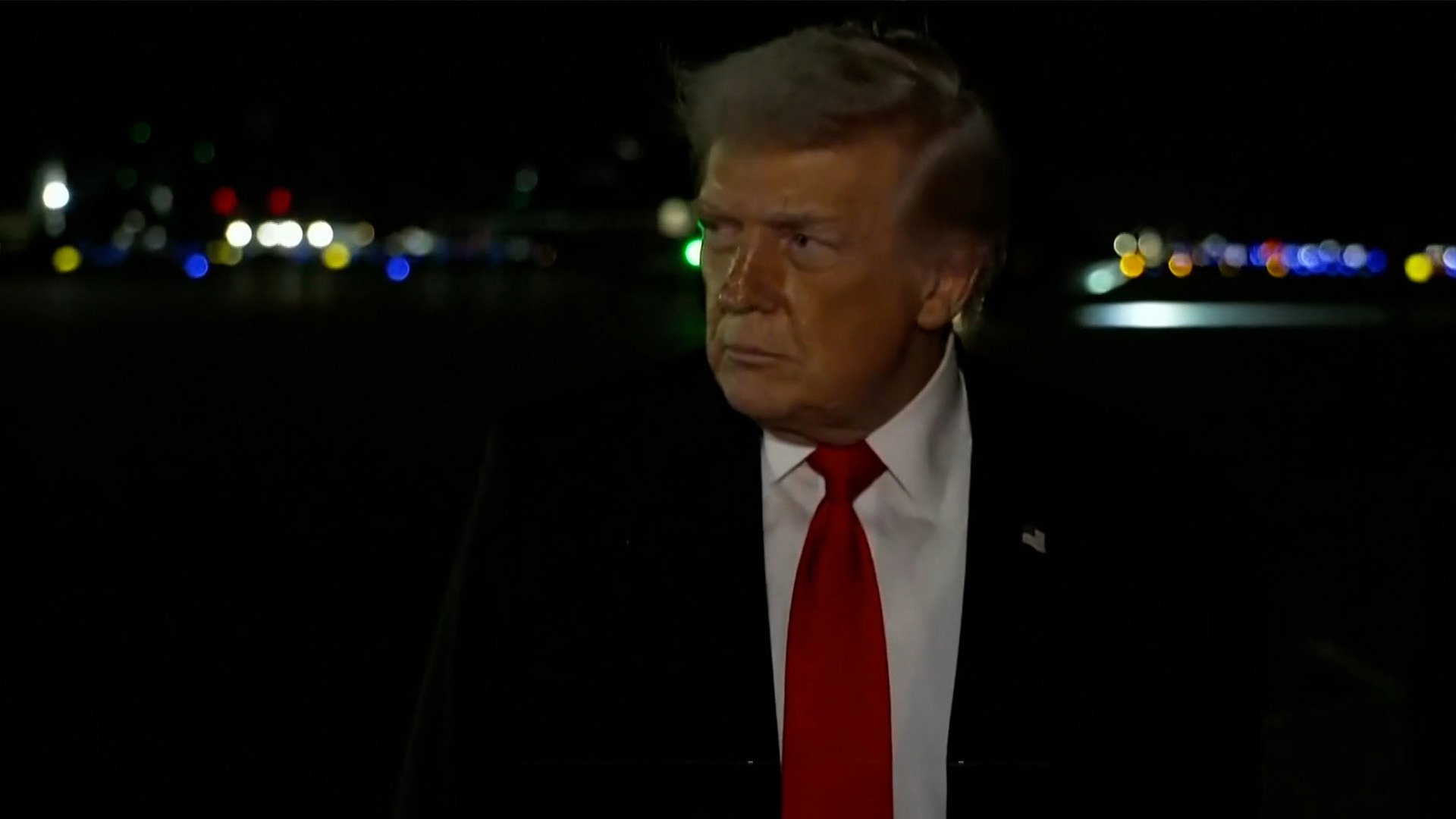 מכס על שמפניות: טראמפ איים על המדינות שלא יגיעו למועצת השלום