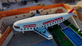 זה מטוס? זה מלון? הצימר המפתיע ברצועה - עם נוף לגדר הפרדה