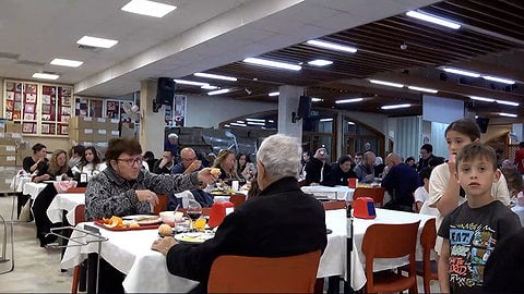 כל הדרכים מובילות לחדר אוכל: ביד מרדכי שוב אפשר לאכול ביחד