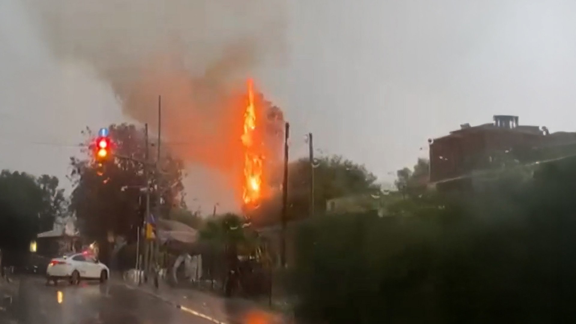 השיא עוד לפנינו: הסופה ביירון הגיעה - ורק הולכת ומתחזקת