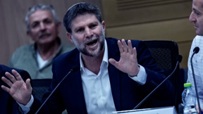 סמוטריץ' הכריז מלחמה על הבנקים - אז למה אנחנו עלולים לשלם יותר?