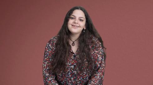 כאן מכירים