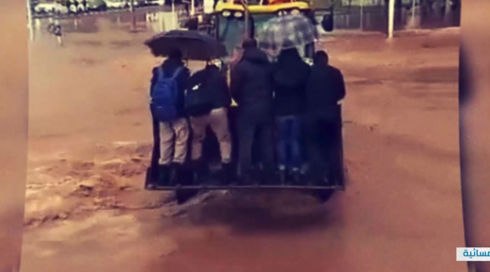 احوال جوية عاصفة