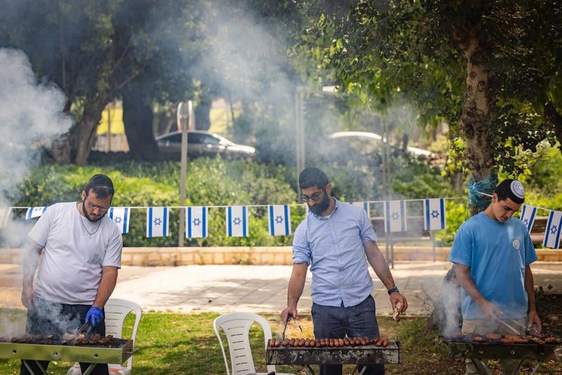 "על האש" בגן סאקר בירושלים ביום העצמאות