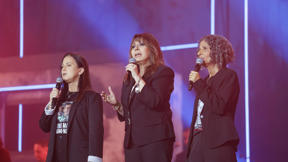 מימין לשמאל: ויקי כהן, ירדנה ארזי וענת אנגרסט