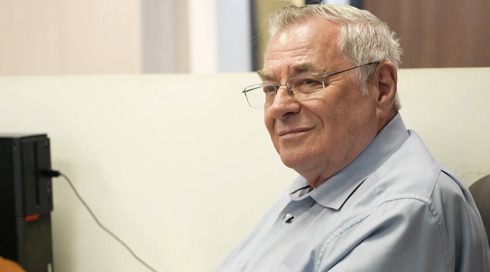 מר דבש: דן כנר לא נח - חוגג 80 וממלא אולמות