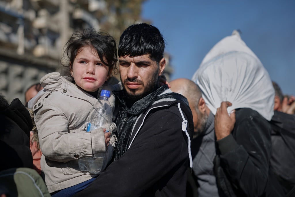 תושבים כורדים עוזבים את חלב בשל הלחימה באזור 10.1.26