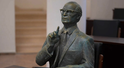 סלפי עם בן גוריון והפרוטוקול הסודי על אייכמן: מוזאון הכנסת נפתח לציבור