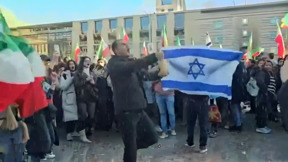 "תודה לישראל וארה"ב": הגולים האיראנים חגגו את חיסולו של ח'מנאי