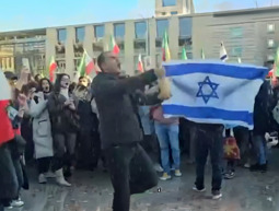 "תודה לישראל וארה"ב": הגולים האיראנים חגגו את חיסולו של ח'מנאי