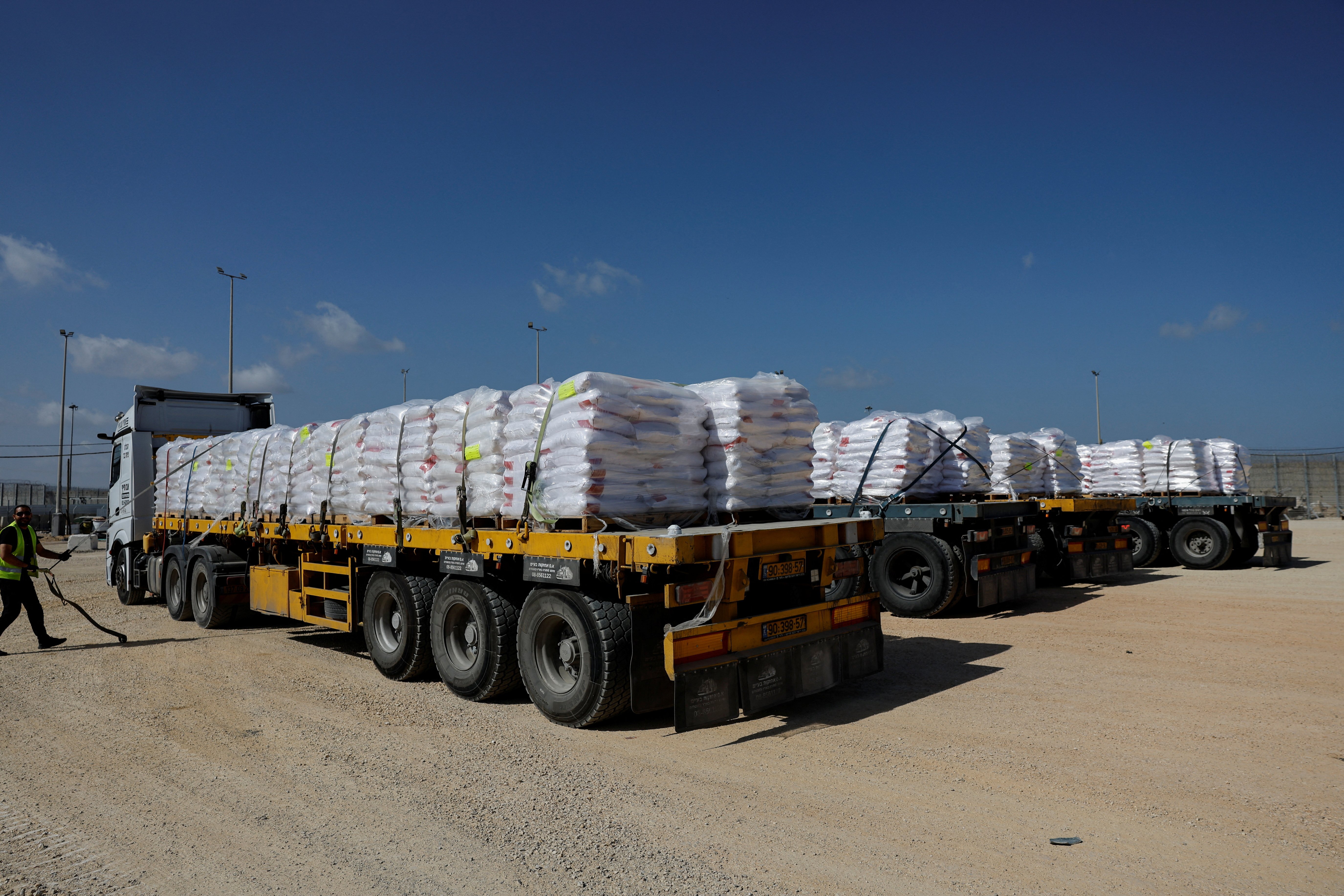 משאיות סיוע, רצועת עזה