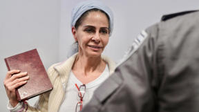 ענבל אור בהקראת גזר דינה