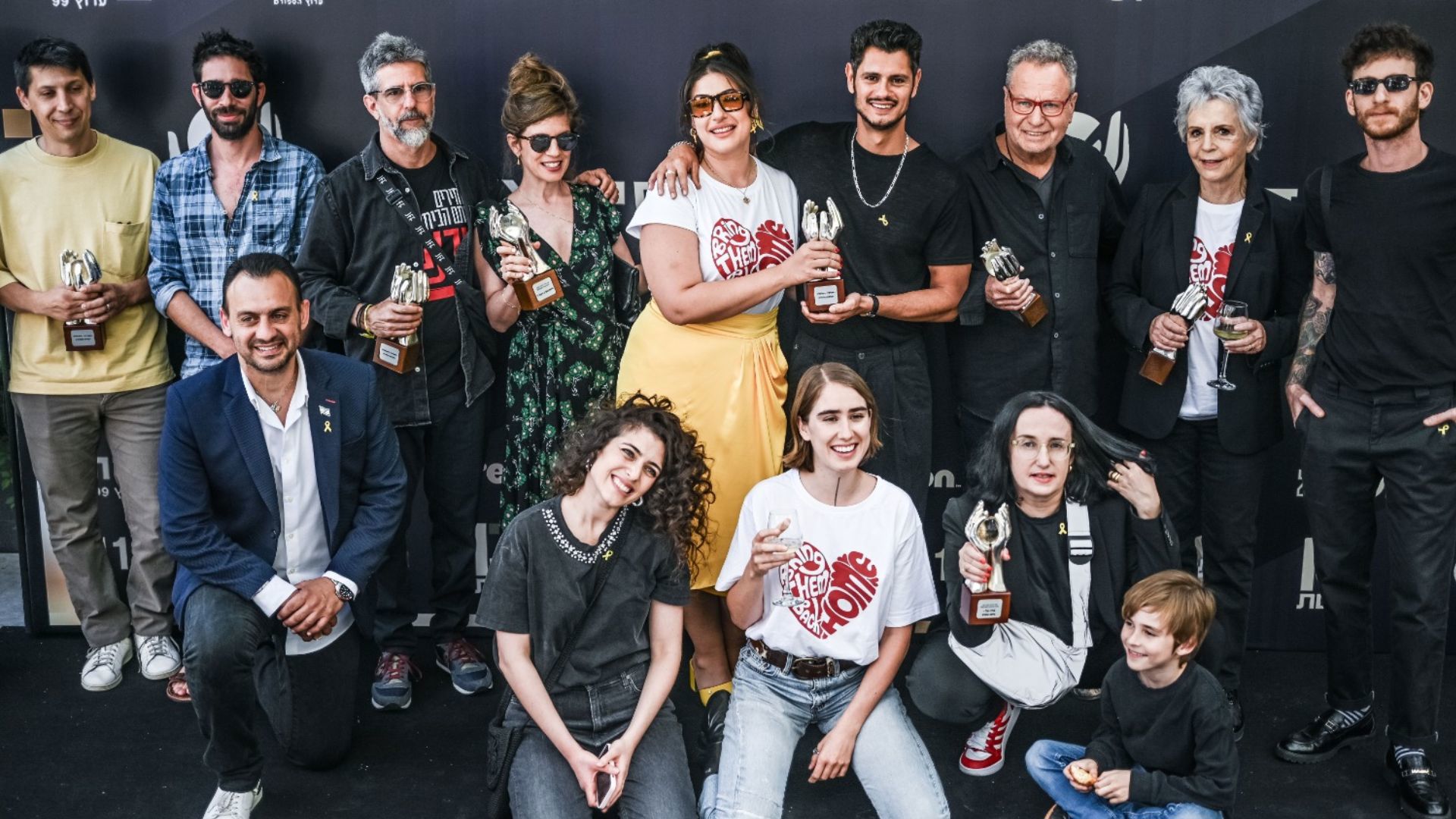 צוות הסדרה "שישה אפסים" בטקס פרסי האקדמיה לטלוויזיה, 17.05.24