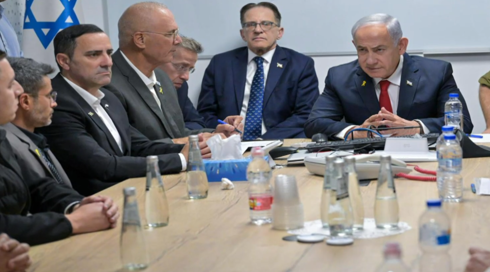 نتنياهو في اجتماع