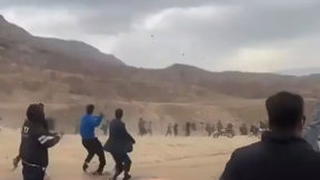 המחאות המתלקחות באיראן - והאיום של טראמפ: אם תמשיכו להרוג מפגינים - נגיע לעזור להם