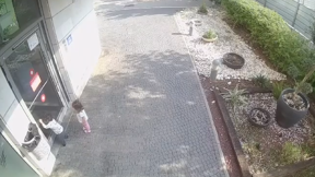 שלושה פעוטות הסתובבו ברחוב ללא השגחה