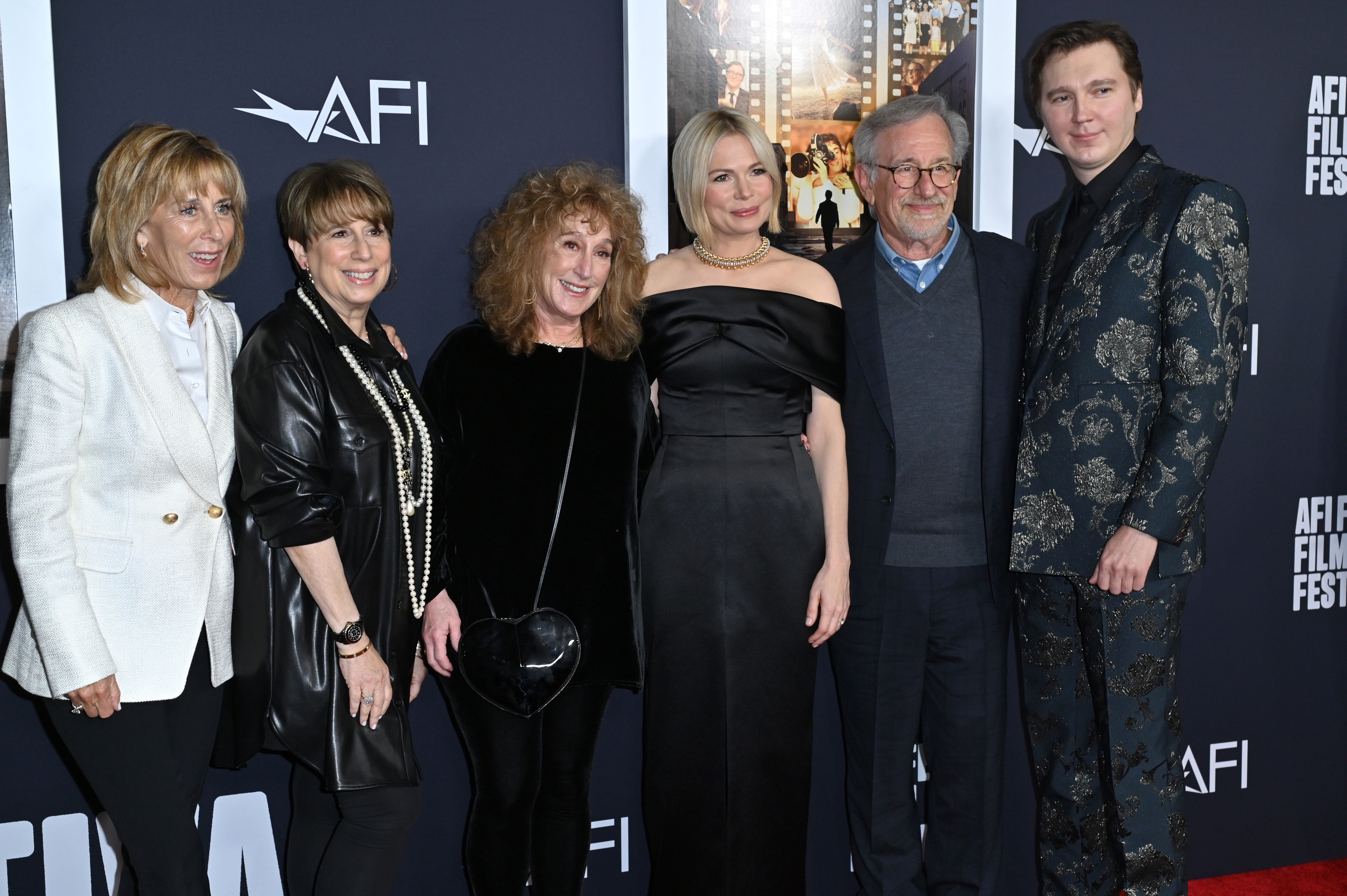 ננסי סטיבן בפילברג ואחיותיהם