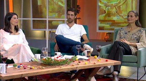 בין השמשות | עונה 3, פרק 61 - חנוכה