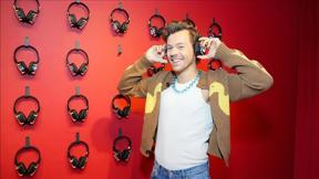 הארי סטיילס מפתיע מוזמנים במסיבת האזנה בניו יורק, 20.05.22