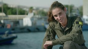 לוחמת | פרק 1 - אחד קדימה, שניים אחורה