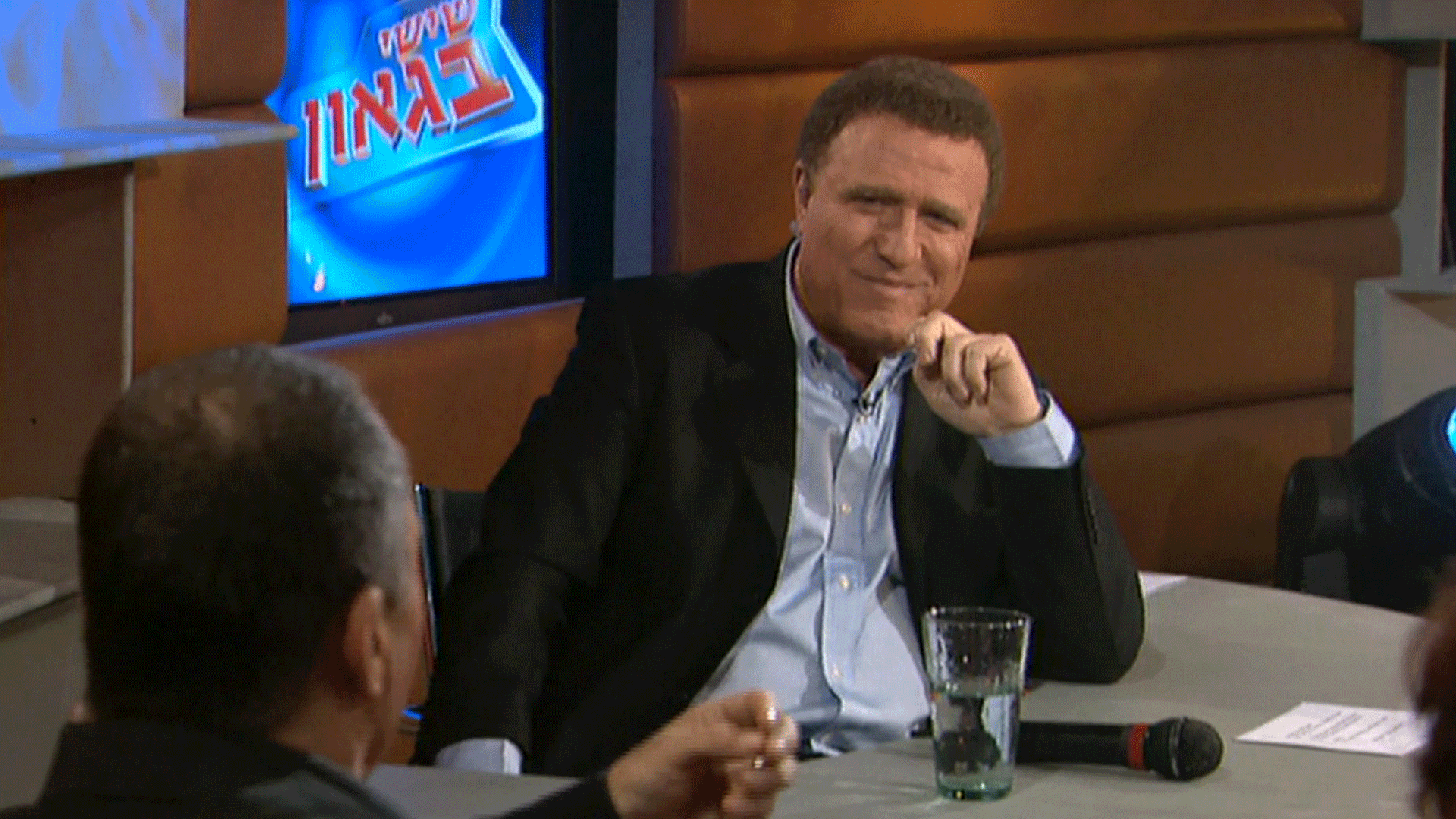 יהורם גאון מנחה, 2003