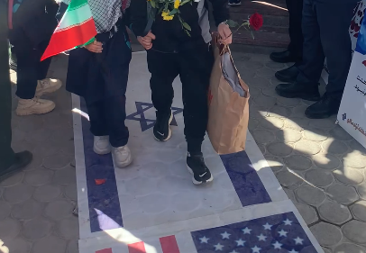 שחקניות נבחרת איראן בכדורגל שבות לארצן