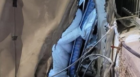 בזמן שהיו בו פעילים: תושב סגולה נאשם בהצתת מאהל משפחות החטופים (1)