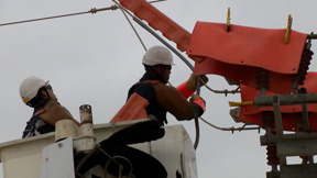 מכת חשמל: מה קרה לחברות שהבטיחו לשבור את המונופול?