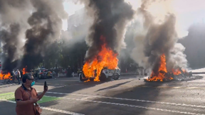 הצתת רכבים בלוס אנג'לס, במחאה נגד מדיניות ההגירה של ממשל טראמפ