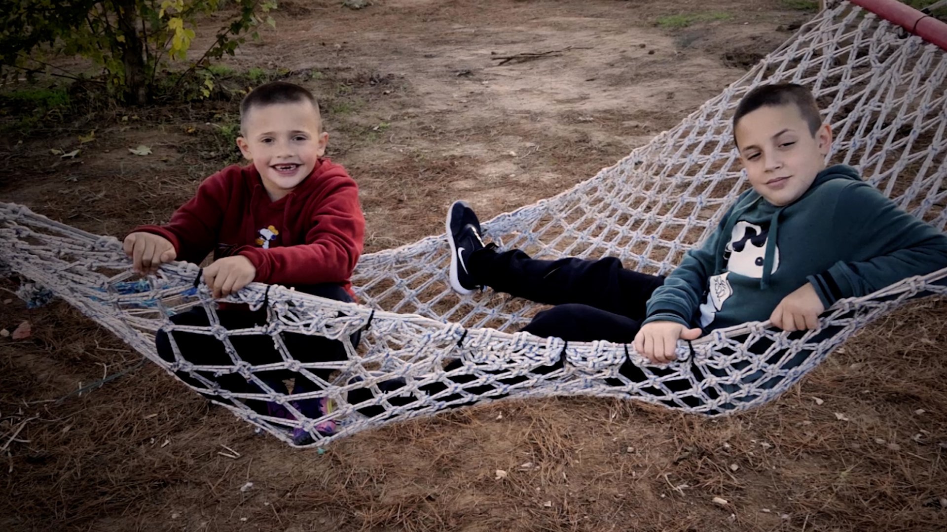 Chen Goldshtien Almog Long HEB.KAN.Copy.01.00 01 44 01.Still001