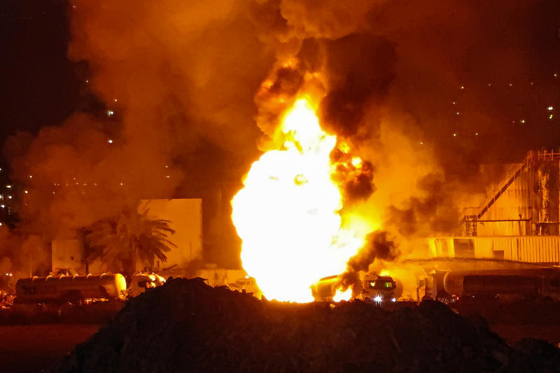 פיצוץ כתוצאה מנפילת טיל איראני בבתי הזיקוק בחיפה, יוני 2025