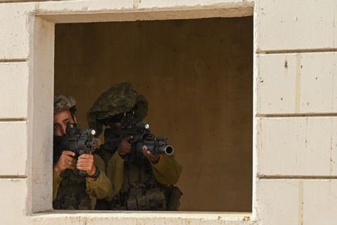 לוחמים באימון 