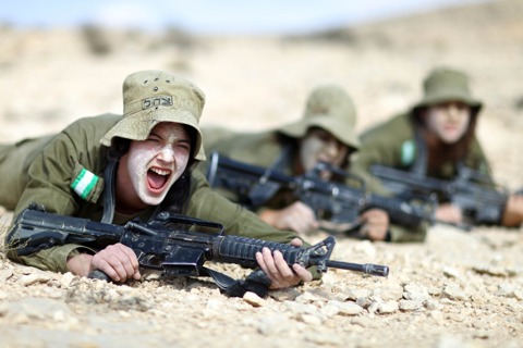 לוחמות בצה
