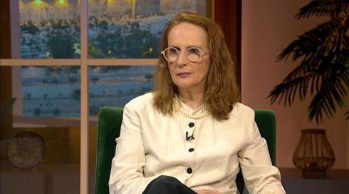 בין השמשות | עונה 3, פרק 37 - אילנה ברנשטיין