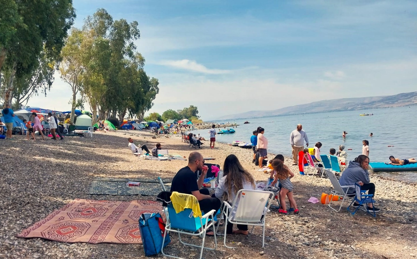הנופשים בחופי כינרת
