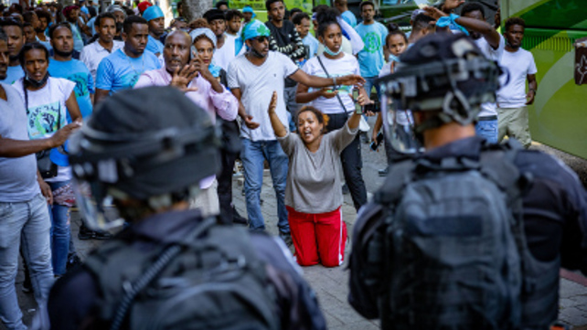 יונתן סינדל, פלאש 90