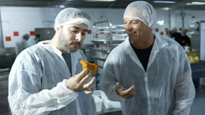 מה הילדים שלנו אוכלים? ביקור במפעל שבו מכינים את החמגשיות